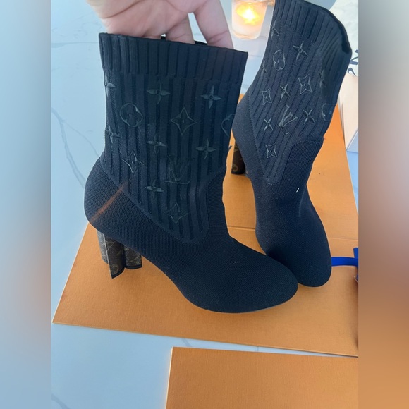Louis Vuitton Silhouette Ankle Boot open to all reasonable offers - Picture 7 of 16